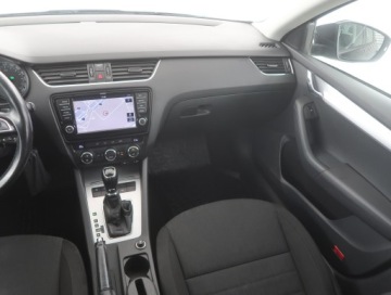 Skoda Octavia III Kombi 2.0 TDI CR DPF 150KM 2013 Skoda Octavia 2.0 TDI, Salon Polska, DSG, VAT 23%, zdjęcie 7
