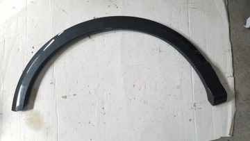 Listwa błotnika prawy tył AUDI Q2 81A853818A demontaż