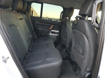 Land Rover Defender IV (L663) 2023 Land Rover Defender 110 SE 2023 3.0l 3.0 Benzyna 395KM, zdjęcie 11