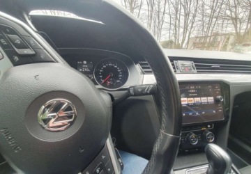 Volkswagen Passat B8 Variant 2.0 TDI BlueMotion SCR 150KM 2019 Volkswagen Passat Volkswagen Passat 2.0 TDI SCR DSG Business 2.0 Diesel, zdjęcie 16