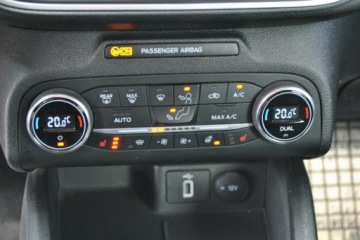 Ford Focus IV Kombi 1.5 EcoBlue 120KM 2019 Ford Focus Connected 1,5 EcoBlue 1320KM ASO Gwaran, zdjęcie 19