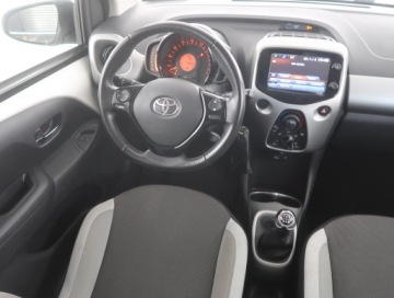 Toyota Aygo II Hatchback 5d 1.0 VVT-i 69KM 2017 Toyota Aygo 1.0 VVT-i, Salon Polska, Serwis ASO, zdjęcie 6