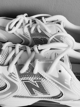 New Balance 530, красивый белый и серебристый цвета, размер 39.