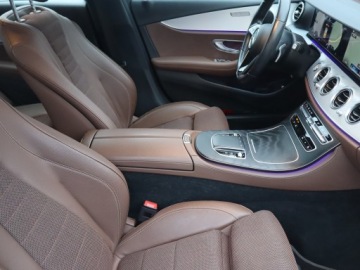 Mercedes Klasa E W213 Kombi Facelifting 2.0 E220d 194KM 2021 Mercedes E E 220 d, Salon Polska, 1. Właściciel, zdjęcie 8