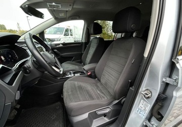 Volkswagen Touran III 1.5 TSI EVO 150KM 2023 Volkswagen Touran Highline Pakiety, ACC, Digital Cockpit, Kamera cofania,, zdjęcie 8