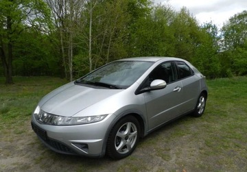 Honda Civic VIII Hatchback 3d 1.8 i-VTEC 140KM 2008 Honda Civic sliczne UFO 1,8 Pewny Przebieg 1wl...