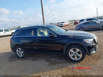 Mercedes GLC C253 2018 Mercedes-Benz GLC 2018 r., 2,0L 300 4MATIC 2.0 Benzyna 241KM, zdjęcie 13