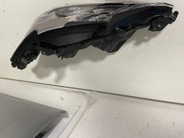 SVĚTLO LEVÝ PŘEDNÍ TOYOTA CAMRY 8 VIII FULL LED