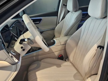 Mercedes Klasa E W214 Sedan 2.0 220d 197KM 2025 E Klasa 220 d 4-Matic Exclusive 2.0 (197KM) 2025, zdjęcie 4