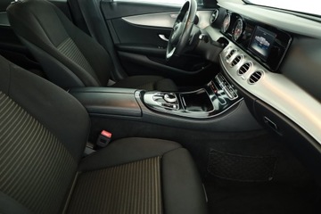 Mercedes Klasa E W213 Limuzyna 2.0 220d 194KM 2017 Mercedes E E 220 d, Salon Polska, 191 KM, Automat, zdjęcie 6
