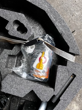 122 AUDI VW КОЛЕСНАЯ ВСТАВКА ИЗ ПЕНОСТРОЕНИЯ ПОДЪЕМНИКА КОМПРЕССОРА 8P0012109F