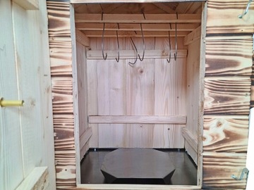 ДЕРЕВЯННАЯ САДОВАЯ КОПИЛКА С ПОЛКОЙ