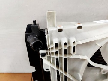 AVENSIS T25 1.8 VVTI CHLADIČ VODY VENTILÁTOR KPL