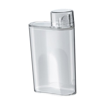 Пустые бутылки для стирки с кувшинами для хранения крышек