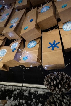 Адвент-календарь в стиле ЭКО Сумочки с зажимами.