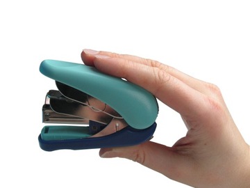 STAPLER PLUS Сокращение усилий на 50% Скрепки 10 БЕСПЛАТНЫЙ офисный степлер КРАСНЫЙ