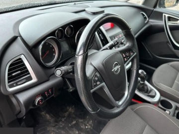 Opel Astra J Hatchback 5d 1.4 Turbo ECOTEC 140KM 2011 Opel Astra 1.4 Turbo Active 140KM 2011r, zdjęcie 14