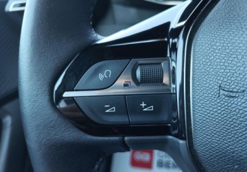 Peugeot 2008 II e-SUV Elektryczny 50kWh 136KM 2023 Peugeot 2008 E 136KM Allure Pack Salon PL ASO 1 wlasciciel Vat 23 136KM, zdjęcie 9