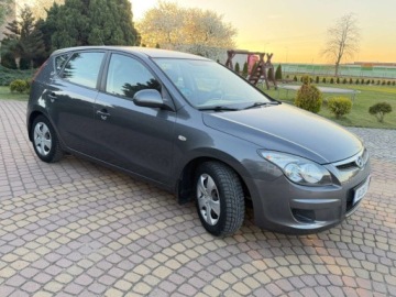 Hyundai i30 I Hatchback 1.4 109KM 2010 Hyundai i30 1.4 109KM Klima Sprawdz kola Zima 1.4 Benzyna 109KM, zdjęcie 4