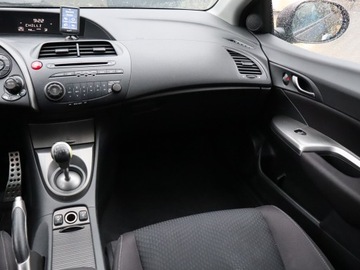 Honda Civic VIII Hatchback 3d 1.4 i-VTEC 100KM 2010 Honda Civic 1.4 i-VTEC, Salon Polska, Klima, zdjęcie 7