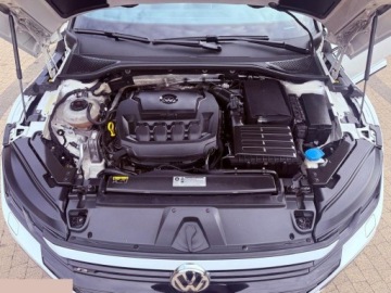 Volkswagen Arteon Fastback 2.0 TSI 190KM 2018 Volkswagen Arteon 2.0 TSI R-Line DSG 190KM 2018r, zdjęcie 27