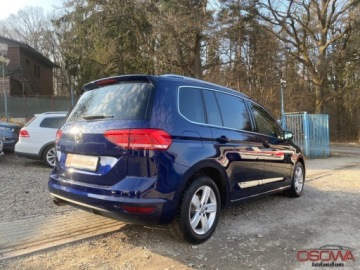 Volkswagen Touran III 1.4 TSI 150KM 2017 Volkswagen Touran 1.4 tsi 150 KM pasek nowy polski salon high line f-k VAT, zdjęcie 12