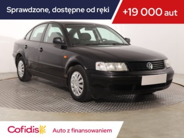 Volkswagen Passat B4 Kombi 1.6 100KM 1997