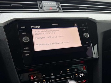 Volkswagen Passat B8 Variant Facelifting 1.5 TSI EVO 150KM 2023 Volkswagen Passat reflektory LED kamera nawigacja tempomat aktywny FV, zdjęcie 28