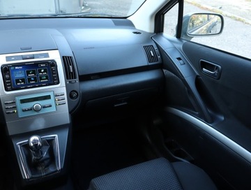 Toyota Corolla Verso E120 2.2 D-4D 177KM 2006 Toyota Corolla Verso 2.2 D-4D, 174 KM, 7 miejsc, zdjęcie 7