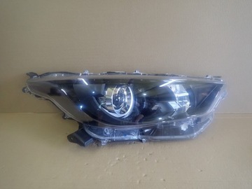 LAMPA PRAWA REFLEKTOR PRAWY TOYOTA YARIS 4 IV 20-