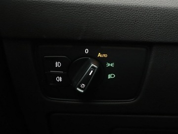 Volkswagen Passat B8 Variant 1.4 TSI BlueMotion Technology ACT 150KM 2017 Volkswagen Passat DSG navi kamera i czujniki, zdjęcie 29