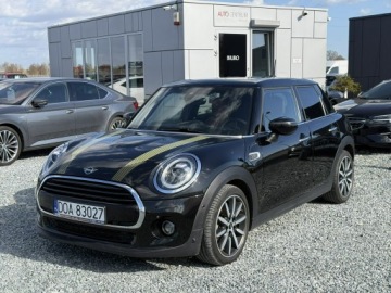 Mini Mini F56 Hatchback 3d Facelifting Cooper 1.5 136KM 2020 Mini Cooper 1.5 TwinPower 136KM 2020r. Greenwich