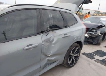 Volvo XC60 II 2024 Volvo XC 60 2024r., B5 Ultimate Dark Theme, 2L, od ubezpieczalni 2.0 250KM, zdjęcie 3