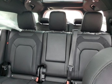 Land Rover Defender IV (L663) 2023 Land Rover Defender 130 X-Dynamic SE 2023 3.0l 3.0 Benzyna 395KM, zdjęcie 10