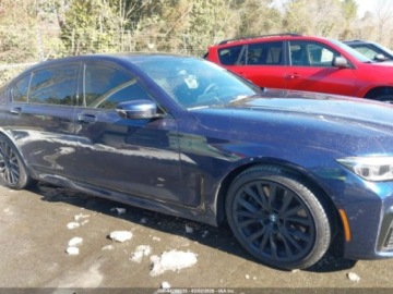 BMW Seria 7 G70 2022 BMW Seria 7 750i xDrive 2022 4.4 Benzyna 523KM, zdjęcie 9