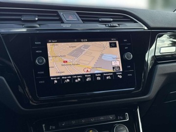 Volkswagen Touran III 1.5 TSI EVO 150KM 2019 Volkswagen Touran TSI 150KM Highline 7 os. R-Line Exterieur LED Nawiga, zdjęcie 24
