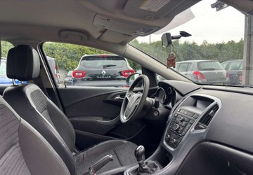 Opel Astra J Sedan 1.4 Turbo ECOTEC 140KM 2016 Opel Astra Samochod krajowy 1.4 BenzynaLPG 141KM, zdjęcie 9