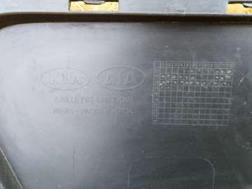 KIA RIO 11- MŘÍŽKA STŘEDNÍ  MASKA NÁRAZNÍKU PŘEDNÍ 86561-1W200