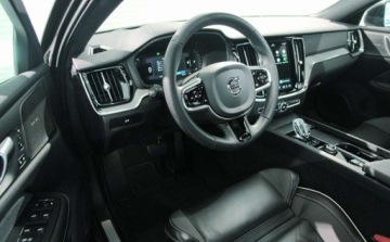 Volvo S60 III 2023 Volvo S60 Volvo S60 B5 B AWD Ultimate Dark 2.0 Hybryda 250KM, zdjęcie 9