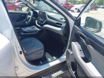 Toyota Highlander III 2024 Toyota Highlander Limited 2024 2.4l 2.4 Benzyna 265KM, zdjęcie 9