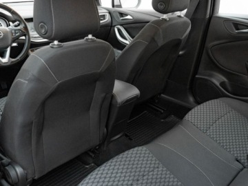 Opel Astra J GTC 1.6 CDTI Ecotec 110KM 2018 Opel Astra WD8771S#1.6 CDTI Enjoy Klima Ekran, zdjęcie 17