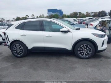 Ford Escape III 2023 Ford Escape 2023 FORD ESCAPE PHEV 2.5 Hybryda 163KM, zdjęcie 3