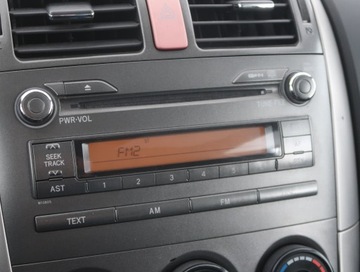 Toyota Auris I Hatchback 1.6 i 16V VVT-i 124KM 2007 Toyota Auris 1.6 Dual VVT-i, Salon Polska, zdjęcie 12