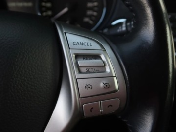 Nissan Qashqai II Crossover 1.6 DIG-T 163KM 2015 Nissan Qashqai 1.6 DIG-T, Salon Polska, zdjęcie 19