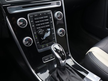 Volvo XC60 I SUV Facelifting 2.0 D4 DRIVE-E 190KM 2016 Volvo XC60 D4, Salon Polska, Serwis ASO, 187 KM, zdjęcie 12