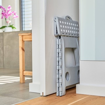 ПРОТИВОСКОЛЬЖАЮЩИЙ СКЛАДНОЙ ТАБУРАТ 38x39 СЕРЫЙ