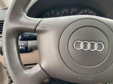 Audi A6 C5 Sedan 2.4 V6 165KM 1999 Audi A6 Limousine 2.4 V6 Bezwypadkowa Czujniki Parkowania Manual Klimatoni, zdjęcie 18