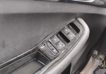 Chevrolet Orlando 1.8 141KM 2012 Chevrolet Orlando 2012r, 1.8 LPG. 7 osob. Uszkodzony lewy bok. Jezdzi., zdjęcie 10