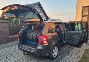 Opel Zafira B 1.6 Twinport ecoFLEX 115KM 2010 Opel Zafira 1.6I LPG 7-osob Zadbane Polecam. 1.6 BenzynaLPG 115KM, zdjęcie 21