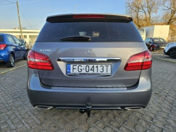 Mercedes Klasa B W246 Sports Tourer Facelifting 1.6 200 156KM 2018 Mercedes B 200 1,6 Benzyna 156KM automat, zdjęcie 17